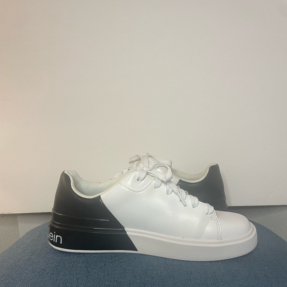 CALVIN KLEIN Blakee Colorblock Sneakers in Women size 10 - Picture 5 of 13